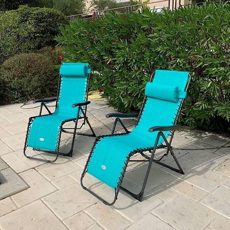 Studio En Rez-De-Jardin Arbore Avec Acces Piscine Et Clim วิลเนิฟ-เลส์-อาวิญง ภายนอก รูปภาพ